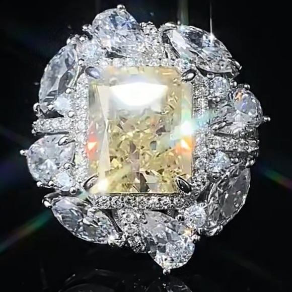 4ct Canary Ring - Picture 4 of 10